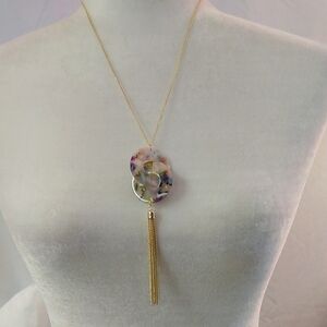 Elegant Gold tone  and Multicolor acrylic Pendant Necklace NWT